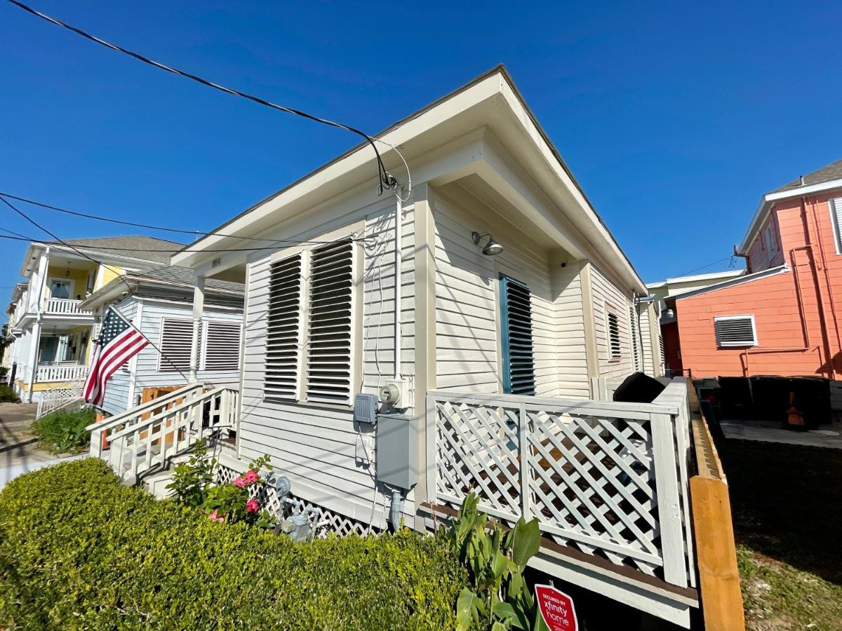 Surf Shack On 24Th Galveston Exterior photo
